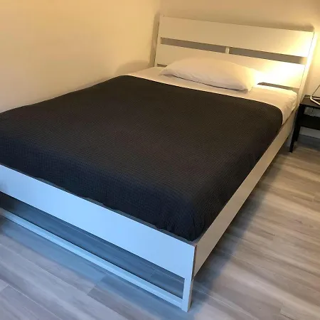 Four לינה וארוחת בוקר בולוניה